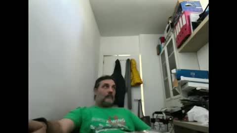 Snapshot of allenvic chatting on 04.15.26 allenvic online show from 04.15.26