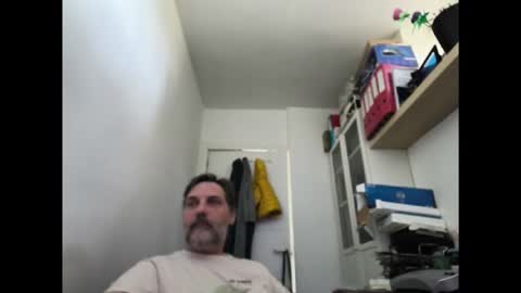 Snapshot of allenvic chatting on 04.28.26 allenvic online show from 04.28.26