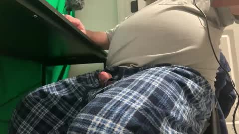 Allergictolove online show from 12.18.24