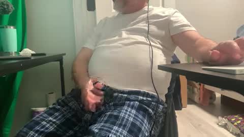 Allergictolove online show from 01.31.25