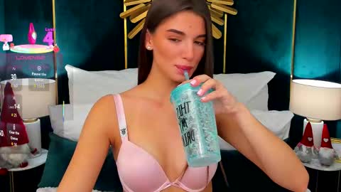 Lexi online show from 12.14.25