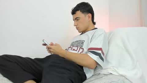 Snapshot of allexserrano chatting on 12.12.24 Allex online show from 12.12.24