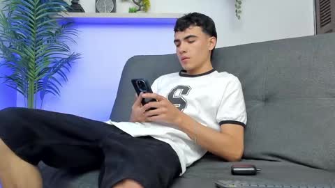 Snapshot of allexserrano chatting on 01.21.25 Allex online show from 01.21.25