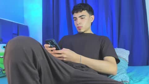 Snapshot of allexserrano chatting on 03.04.25 Allex online show from 03.04.25