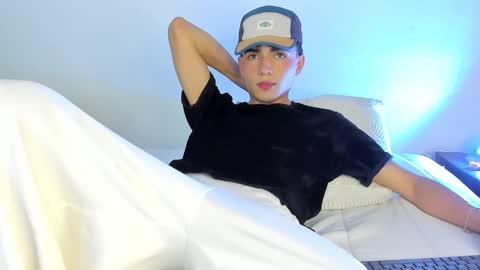 Snapshot of allexserrano chatting on 10.09.25 Allex online show from 10.09.25