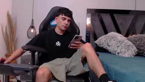 Snapshot of allexserrano chatting on 10.16.25 Allex online show from 10.16.25