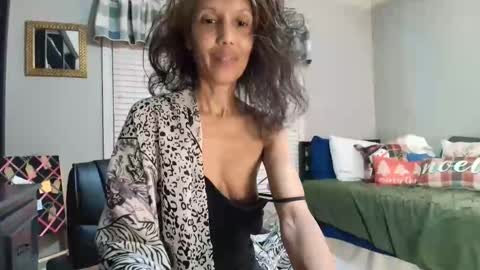 wishlist on bio online show from 12.14.25