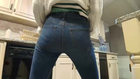 Snapshot of allgood4u chatting on 03.12.26 wishlist on bio online show from 03.12.26