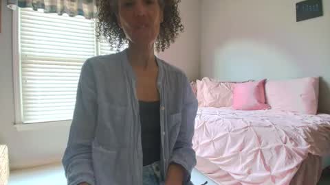 Snapshot of allgood4u chatting on 03.15.26 wishlist on bio online show from 03.15.26