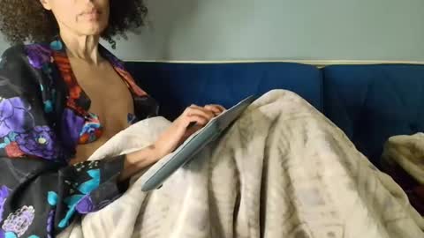 Snapshot of allgood4u chatting on 04.01.26 wishlist on bio online show from 04.01.26