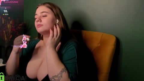 Snapshot of alli_aster chatting on 03.09.25 alli_aster online show from 03.09.25