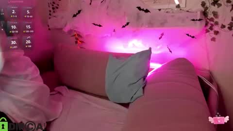 Snapshot of alli_aster chatting on 10.30.25 alli_aster online show from 10.30.25