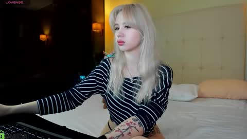 Snapshot of alli_aster chatting on 02.23.26 alli_aster online show from 02.23.26