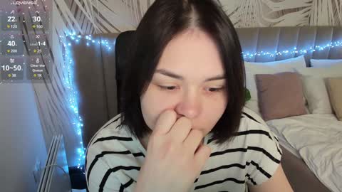 Snapshot of alli_zi chatting on 01.11.25 Blair online show from 01.11.25