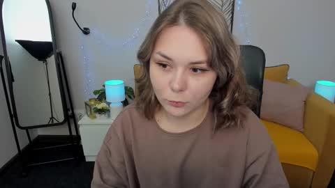 Snapshot of alli_zi chatting on 09.18.25 Blair online show from 09.18.25