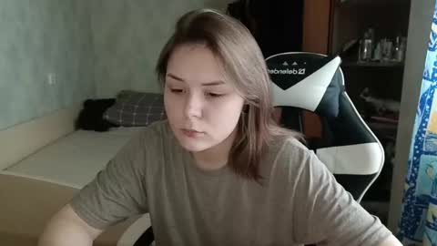 Snapshot of alli_zi chatting on 09.21.25 Blair online show from 09.21.25