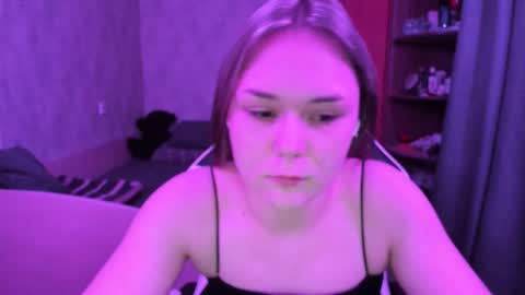 Snapshot of alli_zi chatting on 10.20.25 Blair online show from 10.20.25