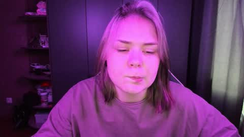 Snapshot of alli_zi chatting on 11.15.25 Blair online show from 11.15.25