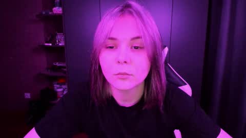 Snapshot of alli_zi chatting on 11.15.25 Blair online show from 11.15.25