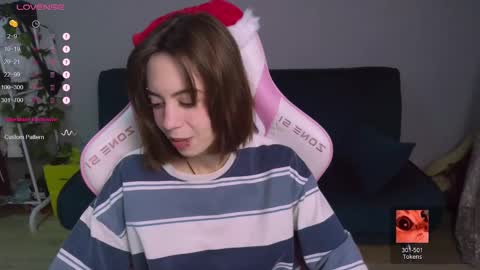 Snapshot of allie_hazie chatting on 12.21.24 alice online show from 12.21.24