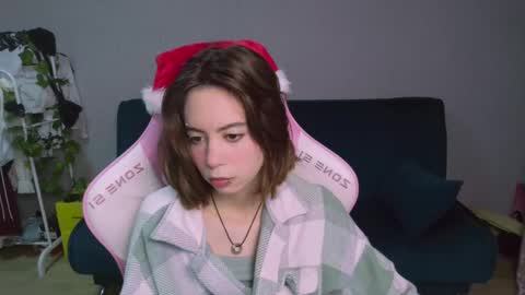 Snapshot of allie_hazie chatting on 12.26.24 alice online show from 12.26.24