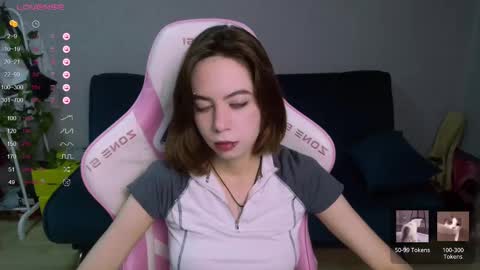 Snapshot of allie_hazie chatting on 01.13.25 alice online show from 01.13.25