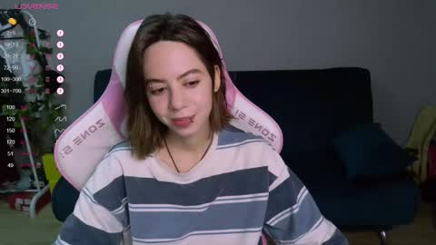 Snapshot of allie_hazie chatting on 01.21.25 alice online show from 01.21.25