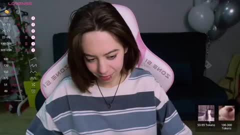 Snapshot of allie_hazie chatting on 01.27.25 alice online show from 01.27.25