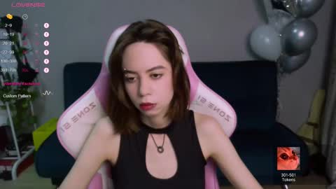 Snapshot of allie_hazie chatting on 02.06.25 alice online show from 02.06.25