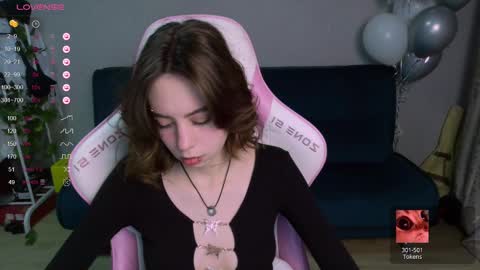 Snapshot of allie_hazie chatting on 02.13.25 alice online show from 02.13.25