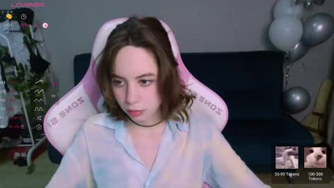 Snapshot of allie_hazie chatting on 02.16.25 alice online show from 02.16.25