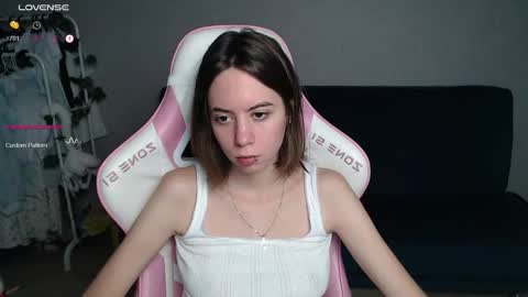 Snapshot of allie_hazie chatting on 09.12.25 alice online show from 09.12.25