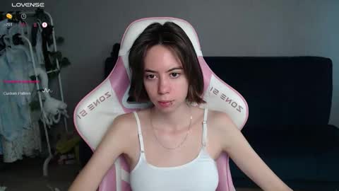 Snapshot of allie_hazie chatting on 09.16.25 alice online show from 09.16.25