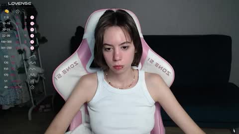 Snapshot of allie_hazie chatting on 09.21.25 alice online show from 09.21.25