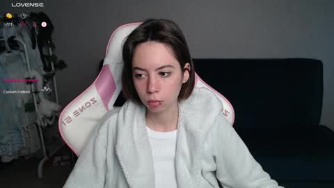 Snapshot of allie_hazie chatting on 09.23.25 alice online show from 09.23.25