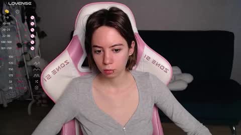 Snapshot of allie_hazie chatting on 10.24.25 alice online show from 10.24.25