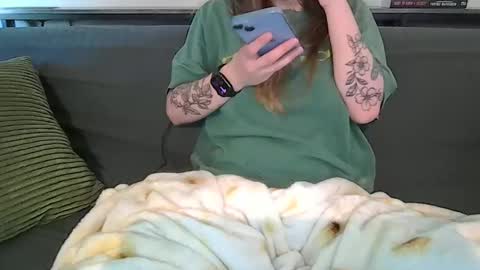 Snapshot of alliebearx chatting on 05.01.26 alliebearx online show from 05.01.26