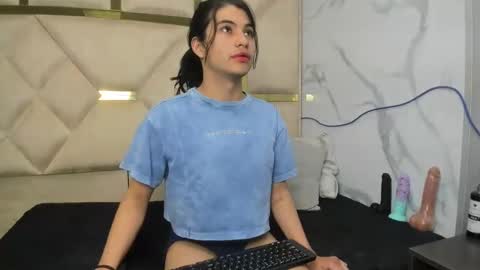 Snapshot of allison_69ts chatting on 11.11.25 allison_69ts online show from 11.11.25