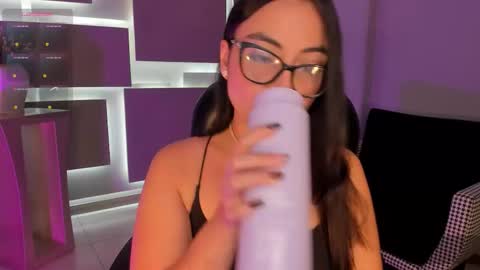 Snapshot of allisonrogersx chatting on 10.23.25 Allison Rogers online show from 10.23.25