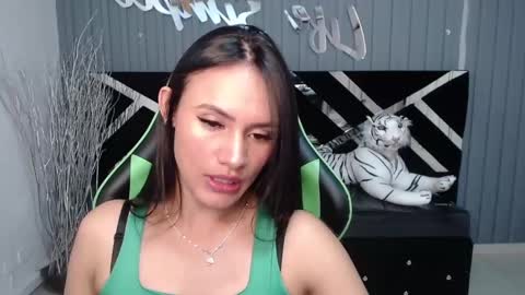 Snapshot of allisson_a chatting on 01.21.25 Allisson online show from 01.21.25