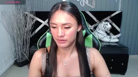 Snapshot of allisson_a chatting on 01.22.25 Allisson online show from 01.22.25