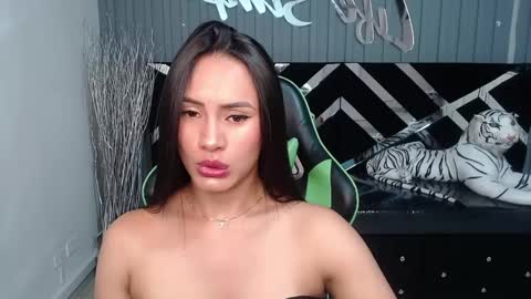 Snapshot of allisson_a chatting on 02.05.25 Allisson online show from 02.05.25