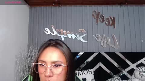 Snapshot of allisson_a chatting on 02.12.25 Allisson online show from 02.12.25