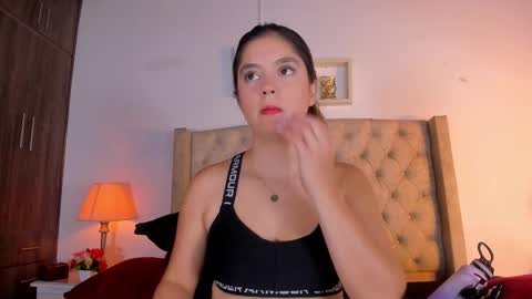 Snapshot of allisson_m chatting on 01.19.26 allisson online show from 01.19.26