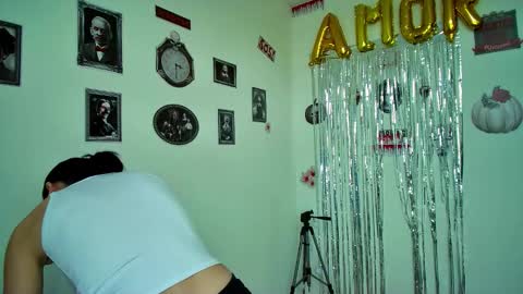 Snapshot of allisson_rose chatting on 10.27.25 Alli online show from 10.27.25