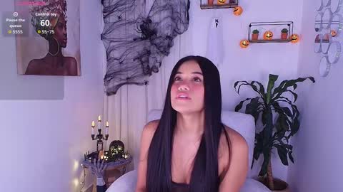 Snapshot of allisxxnn_fox chatting on 10.01.25 Allisxn Fox online show from 10.01.25