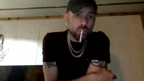 Snapshot of allitrunnin chatting on 10.05.25 allitrunnin online show from 10.05.25