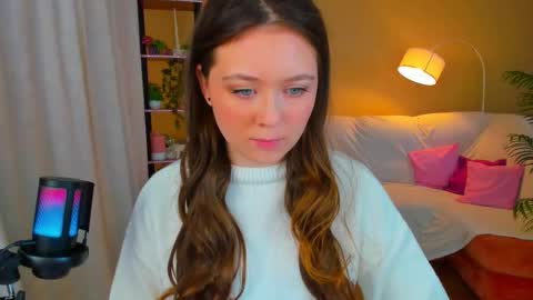 Snapshot of alluringeyess chatting on 09.28.25 alluringeyess online show from 09.28.25