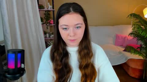 Snapshot of alluringeyess chatting on 10.15.25 alluringeyess online show from 10.15.25