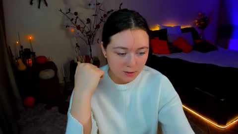 Snapshot of alluringeyess chatting on 10.28.25 alluringeyess online show from 10.28.25